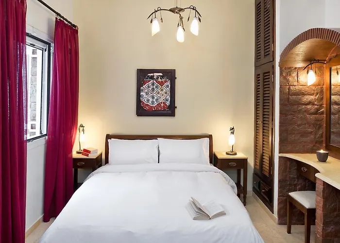 Galatia Fira (Santorini)