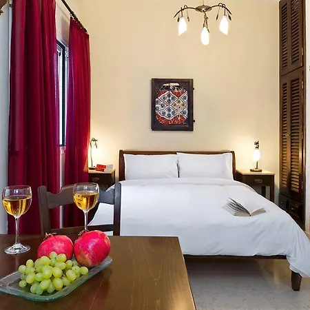 Galatia Fira (Santorini)