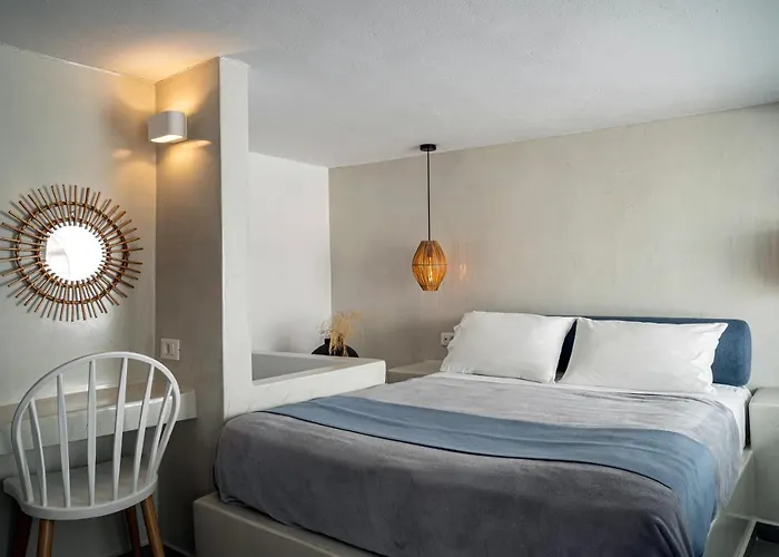 Galatia Hotel Fira (Santorini)