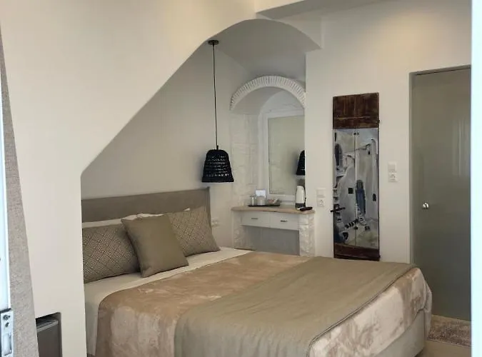 Galatia Fira (Santorini)