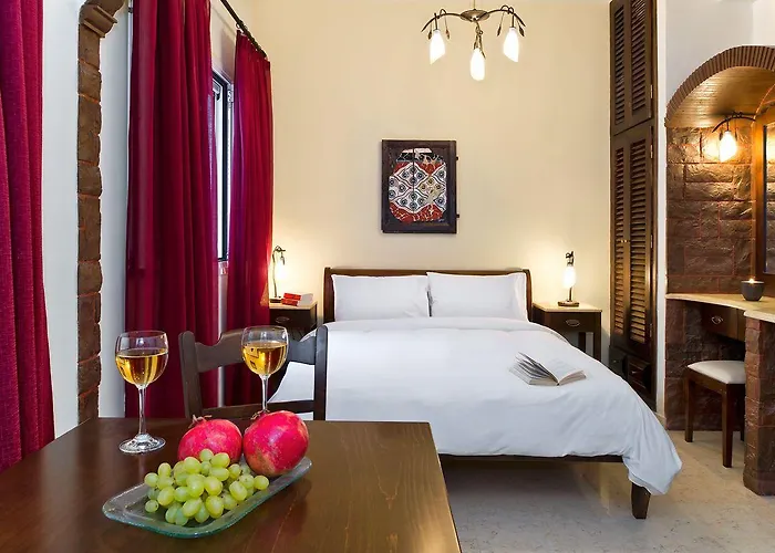 Galatia Fira (Santorini)