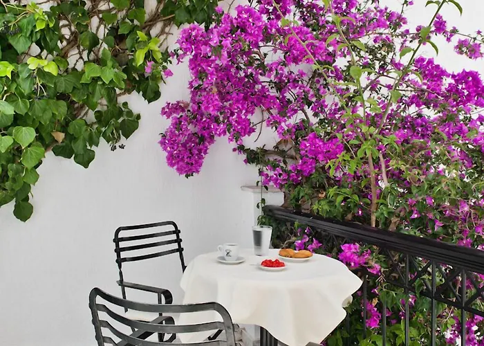 Galatia Fira (Santorini)