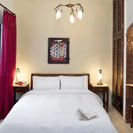 Galatia Fira (Santorini)